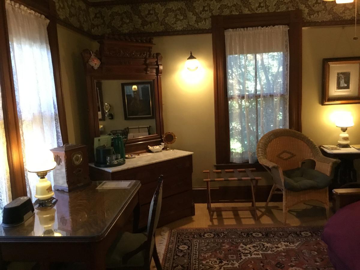 Allen House Inn Amherst Buitenkant foto
