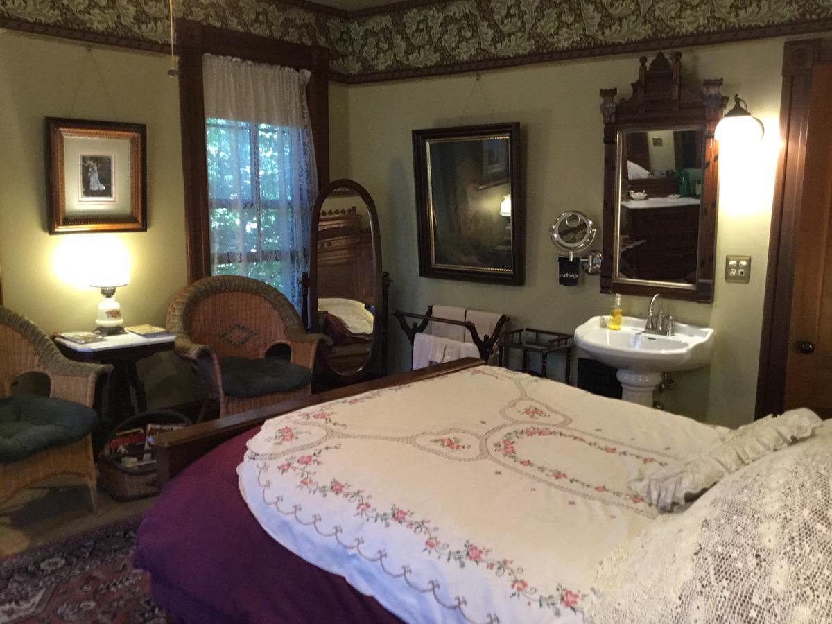 Allen House Inn Amherst Buitenkant foto